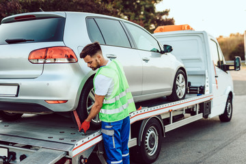How Tow Truck Services Can Help You